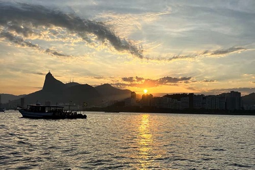 Passeio de barco pela Baía de Guanabara
